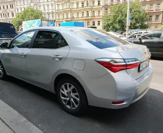 Wynajmij Toyota Corolla Sedan 2018 in Czechia. Paliwo: Benzyna. Moc: 122 KM ➤ Koszt od 57 EUR za dobę.