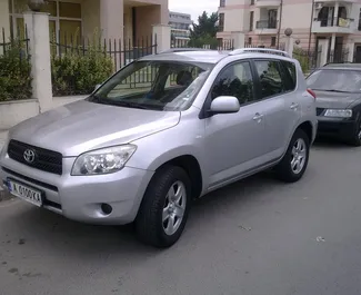Wynajmij Toyota Rav4 2007 w Bułgarii. Paliwo: Benzyna. Moc: 150 KM ➤ Koszt od 21 EUR za dobę.