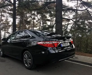 Toyota Camry 2017 do wynajęcia w Tbilisi. Limit przebiegu nieograniczony.