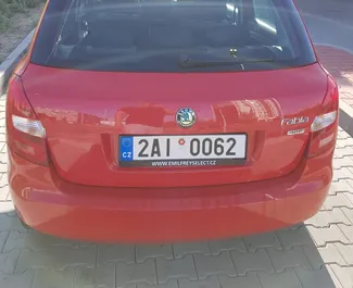 Wynajmij Skoda Fabia 2012 in Czechia. Paliwo: Benzyna. Moc: 60 KM ➤ Koszt od 41 EUR za dobę.