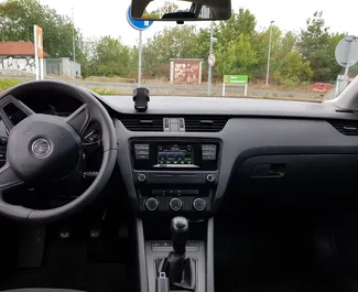 Skoda Octavia Combi – samochód kategorii Komfort na wynajem in Czechia ✓ Depozyt 200 EUR ✓ Ubezpieczenie: OC, CDW, FDW.