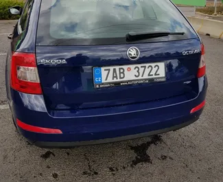 Wynajmij Skoda Octavia Combi 2015 in Czechia. Paliwo: Benzyna. Moc: 90 KM ➤ Koszt od 72 EUR za dobę.