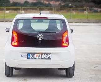 Volkswagen Up! – samochód kategorii Ekonomiczny na wynajem w Czarnogórze ✓ Depozyt 100 EUR ✓ Ubezpieczenie: OC, CDW, SCDW, FDW, Pasażerowie, Od Kradzieży, Zagranica.