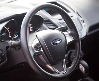 Silnik Benzyna 1,6 l – Wynajmij Ford Fiesta w Budvie.