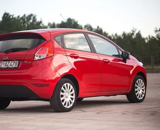 Ford Fiesta – samochód kategorii Ekonomiczny na wynajem w Czarnogórze ✓ Depozyt 100 EUR ✓ Ubezpieczenie: OC, CDW, SCDW, FDW, Pasażerowie, Od Kradzieży, Zagranica.