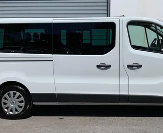 Wynajmij Renault Trafic 2017 w Grecji. Paliwo: Diesel. Moc: 115 KM ➤ Koszt od 78 EUR za dobę.