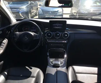 Mercedes-Benz C180 2016 do wynajęcia na lotnisku w Symferopolu. Limit przebiegu nieograniczony.