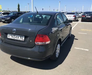 Silnik Benzyna 1,6 l – Wynajmij Volkswagen Polo Sedan na lotnisku w Symferopolu.