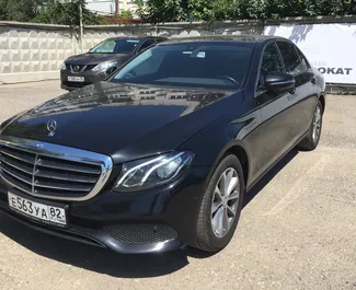 Wypożyczalnia Mercedes-Benz E200 na lotnisku w Symferopolu, Krym ✓ Nr 1399. ✓ Skrzynia Automatyczna ✓ Opinii: 0.