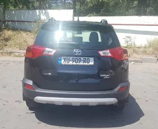 Wynajmij Toyota Rav4 2016 w Gruzji. Paliwo: Benzyna. Moc: 250 KM ➤ Koszt od 160 GEL za dobę.