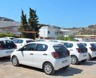 Wynajem samochodu Peugeot 108 nr 1456 (Manualna) na Rodos, z silnikiem 1,0l. Benzyna ➤ Bezpośrednio od Julia w Grecji.