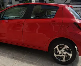 Wynajem samochodu Toyota Yaris nr 1509 (Automatyczna) w Pafos, z silnikiem 1,0l. Hybryda ➤ Bezpośrednio od Liana na Cyprze.
