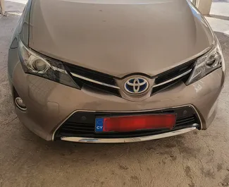 Wynajem samochodu Toyota Auris nr 1504 (Automatyczna) w Pafos, z silnikiem 1,2l. Hybryda ➤ Bezpośrednio od Liana na Cyprze.