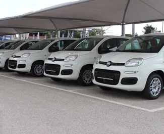 Wynajmij Fiat Panda 2019 w Grecji. Paliwo: Benzyna. Moc: 70 KM ➤ Koszt od 18 EUR za dobę.