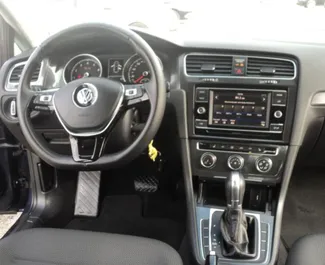 Wynajmij Volkswagen Golf 7 2015 w Bułgarii. Paliwo: Diesel. Moc: 140 KM ➤ Koszt od 19 EUR za dobę.