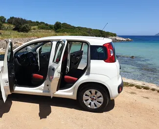 Wynajmij Fiat Panda 2018 w Grecji. Paliwo: Benzyna. Moc: 69 KM ➤ Koszt od 25 EUR za dobę.