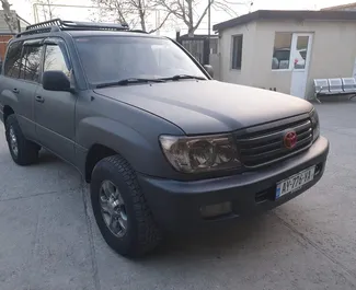 Wynajem samochodu Toyota Land Cruiser 100 nr 241 (Automatyczna) w Tbilisi, z silnikiem 4,7l. Benzyna ➤ Bezpośrednio od Andrew w Gruzji.