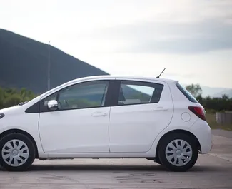 Wynajem samochodu Toyota Yaris nr 1908 (Automatyczna) w Budvie, z silnikiem 1,3l. Benzyna ➤ Bezpośrednio od Nikola w Czarnogórze.