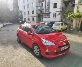 Wynajem samochodu Toyota Prius C nr 2015 (Automatyczna) w Tbilisi, z silnikiem 1,5l. Hybryda ➤ Bezpośrednio od Lasha w Gruzji.