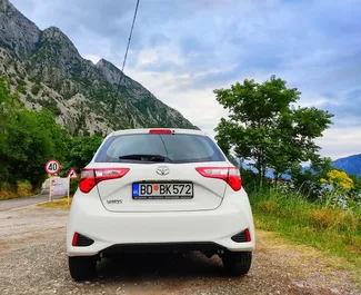 Toyota Yaris – samochód kategorii Ekonomiczny, Komfort na wynajem w Czarnogórze ✓ Depozyt 200 EUR ✓ Ubezpieczenie: OC, CDW, SCDW, Pasażerowie, Od Kradzieży, Zagranica.