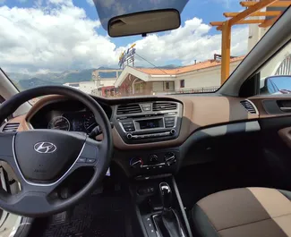 Hyundai i20 – samochód kategorii Ekonomiczny, Komfort na wynajem w Czarnogórze ✓ Depozyt 150 EUR ✓ Ubezpieczenie: CDW, SCDW, Pasażerowie, Od Kradzieży, Zagranica.