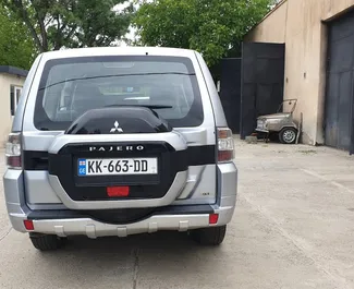 Wynajem samochodu Mitsubishi Pajero nr 2002 (Automatyczna) w Tbilisi, z silnikiem 3,5l. Benzyna ➤ Bezpośrednio od Andrew w Gruzji.