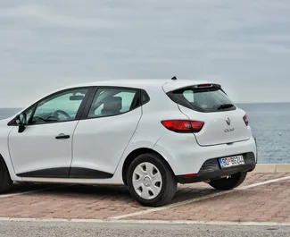 Wynajmij Renault Clio 4 2015 w Czarnogórze. Paliwo: Diesel. Moc: 80 KM ➤ Koszt od 20 EUR za dobę.