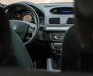 Renault Megane SW – samochód kategorii Komfort na wynajem w Czarnogórze ✓ Bez Depozytu ✓ Ubezpieczenie: OC, CDW, SCDW, Od Kradzieży, Zagranica.