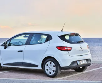 Wynajmij Renault Clio 4 2015 w Czarnogórze. Paliwo: Diesel. Moc: 80 KM ➤ Koszt od 20 EUR za dobę.