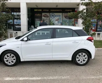 Wynajmij Hyundai i20 2017 w Czarnogórze. Paliwo: Benzyna. Moc: 100 KM ➤ Koszt od 25 EUR za dobę.