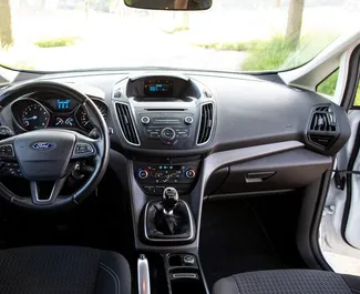 Wynajmij Ford C-Max 2018 w Czarnogórze. Paliwo: Benzyna. Moc: 125 KM ➤ Koszt od 21 EUR za dobę.