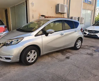 Wynajmij Nissan Note 2018 na Cyprze. Paliwo: Benzyna. Moc: 110 KM ➤ Koszt od 36 EUR za dobę.