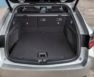 Wynajem samochodu Toyota Corolla Touring Sports nr 2426 (Automatyczna) w Burgas, z silnikiem 1,8l. Benzyna ➤ Bezpośrednio od Ivaylo w Bułgarii.