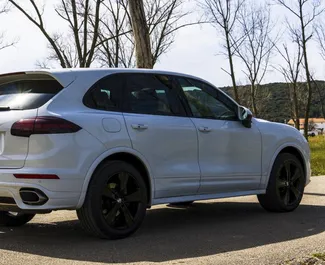 Wynajem samochodu Porsche Cayenne nr 2488 (Automatyczna) w Becici, z silnikiem 3,0l. Diesel ➤ Bezpośrednio od Ivan w Czarnogórze.