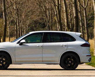 Silnik Diesel 3,0 l – Wynajmij Porsche Cayenne w Becici.