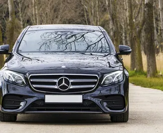 Wypożyczalnia Mercedes-Benz E220 w Becici, Czarnogóra ✓ Nr 2483. ✓ Skrzynia Automatyczna ✓ Opinii: 0.