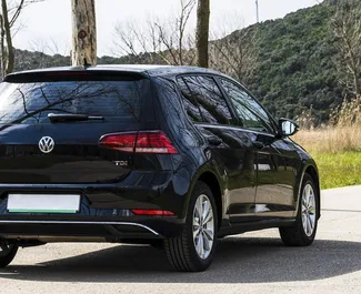 Wynajmij Volkswagen Golf 7 2017 w Czarnogórze. Paliwo: Benzyna. Moc: 114 KM ➤ Koszt od 57 EUR za dobę.