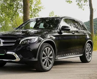 Wynajmij Mercedes-Benz GLC250 2018 w Czarnogórze. Paliwo: Diesel. Moc: 265 KM ➤ Koszt od 151 EUR za dobę.
