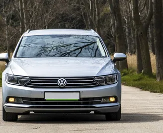 Wynajmij Volkswagen Passat Variant 2016 w Czarnogórze. Paliwo: Diesel. Moc: 200 KM ➤ Koszt od 64 EUR za dobę.