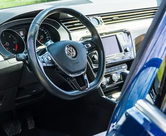 Volkswagen Passat 2016 do wynajęcia w Becici. Limit przebiegu nieograniczony.