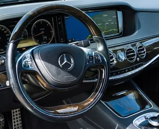 Mercedes-Benz S-Class 2015 do wynajęcia w Becici. Limit przebiegu nieograniczony.