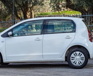 Wynajmij Volkswagen Up 2015 w Czarnogórze. Paliwo: Benzyna. Moc: 73 KM ➤ Koszt od 28 EUR za dobę.