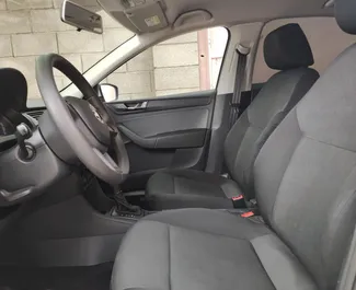 Skoda Rapid 2018 do wynajęcia w Symferopolu. Limit przebiegu nieograniczony.