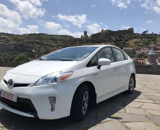 Wypożyczalnia Toyota Prius w Tbilisi, Gruzja ✓ Nr 3159. ✓ Skrzynia Automatyczna ✓ Opinii: 29.