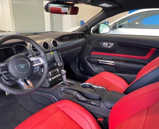 Silnik Benzyna 5,0 l – Wynajmij Ford Mustang GT w Dubaju.