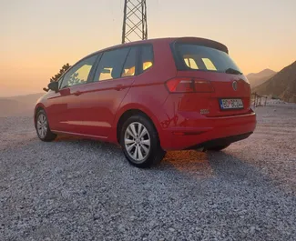 Volkswagen Golf Sportsvan – samochód kategorii Komfort, Minivan na wynajem w Czarnogórze ✓ Depozyt 200 EUR ✓ Ubezpieczenie: OC, CDW, SCDW, Zagranica.