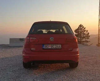 Wynajmij Volkswagen Golf 7+ Sportsvan 2014 w Czarnogórze. Paliwo: Diesel. Moc: 110 KM ➤ Koszt od 23 EUR za dobę.