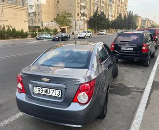 Wynajmij Chevrolet Aveo 2015 w Azerbejdżanie. Paliwo: Benzyna. Moc:  KM ➤ Koszt od 50 AZN za dobę.