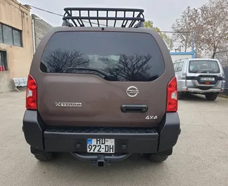 Wnętrze Nissan X-Terra do wynajęcia w Gruzji. Doskonały samochód 5-osobowy. ✓ Skrzynia Automatyczna.