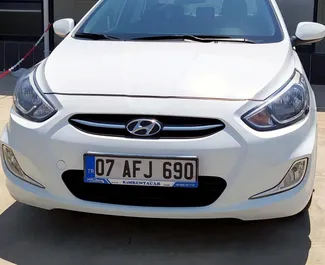 Wypożyczalnia Hyundai Accent Blue na lotnisku w Antalyi, Turcja ✓ Nr 3901. ✓ Skrzynia Automatyczna ✓ Opinii: 1.